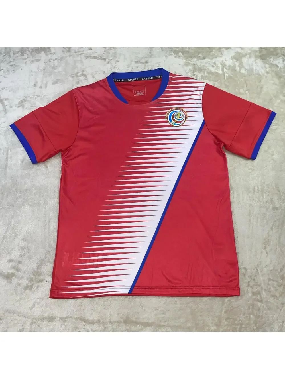 Costa Rica Soccer Jersey La Sele Men’s Size Medium Short Sleeve Red Shirt - Picture 1 of 11